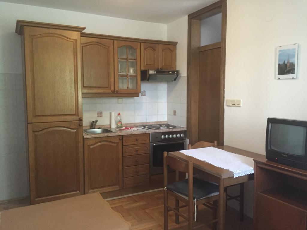 Apartments Antonia Malinska Exterior photo